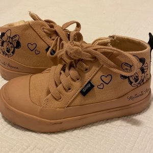 Blush Minnie Mouse sneakers. Zara euro 26 fits like a 9/10 toddlers